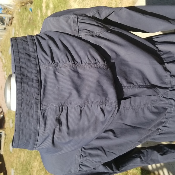 Lululemon Apres Practice Anorak Size 6 Grey - Picture 9 of 9